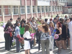 СОУ „Христо Ясенов” изпрати дванадесетокласниците си